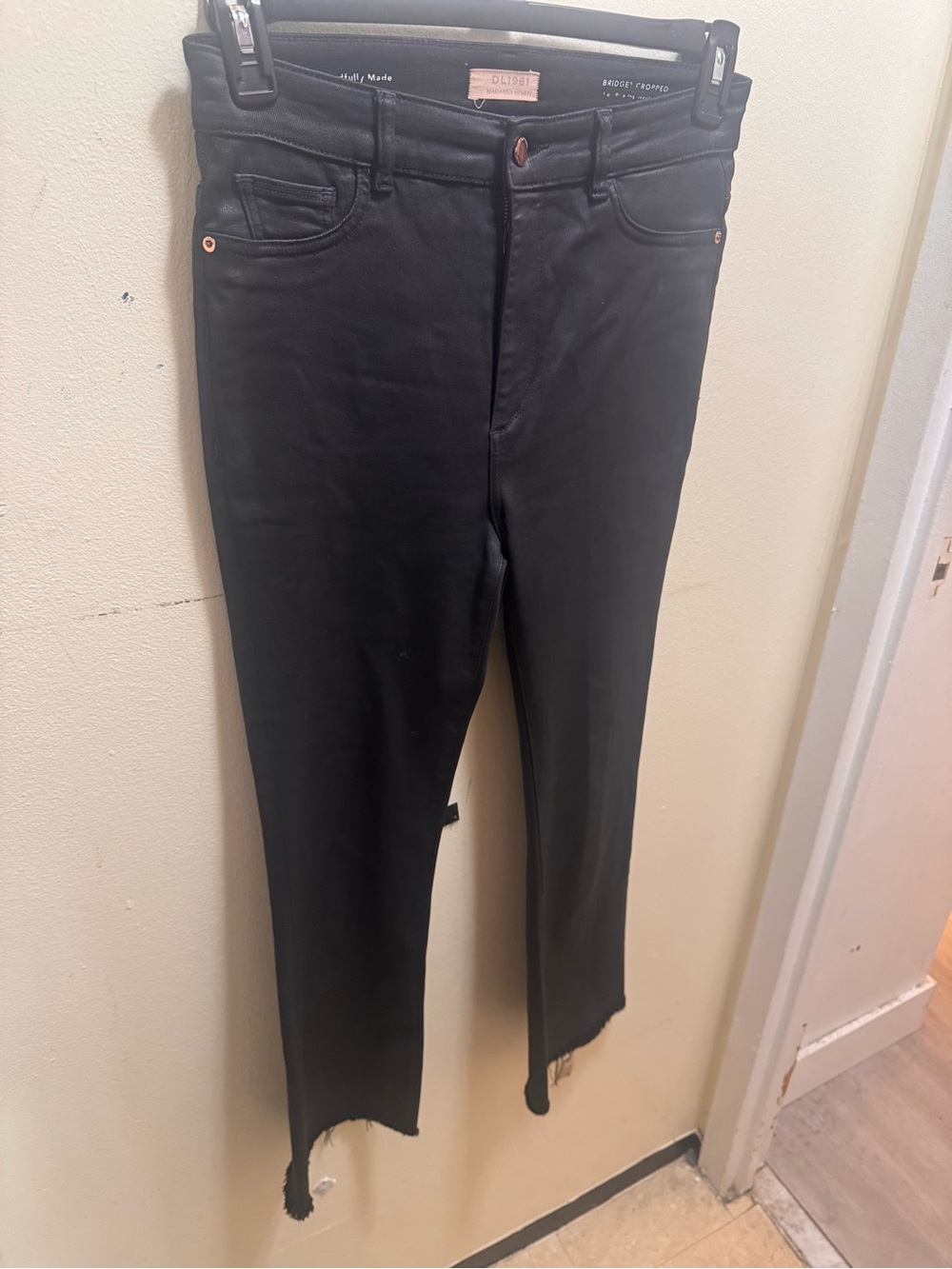 DL1961 Bridgette cropped high rise instasculpt boot cut black jeans size 29